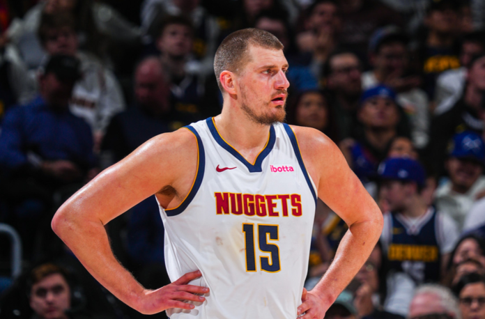 GgQdl2NXEAAonUK Nikola Jokic firmó su 14° triple-doble de la 2024-25.