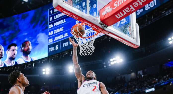 Kawhi Leonard sumó 19 puntos en la victoria de los Clippers.