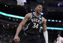 Milwaukee venció a los Clippers con un Antetokounmpo limitado: lo mejor del jueves Giannis Antetokounmpo festeja un punto frente a los Clippers.