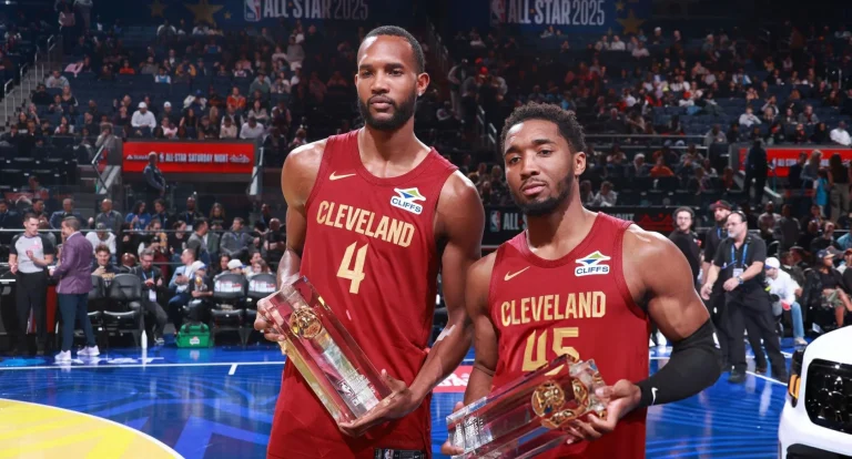Evan Mobley y Donovan Mitchell, los campeones del Skills Challenge 2025.