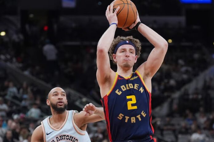 Brandin Podziemski fue el autor de siete triples en la victoria de Golden State.