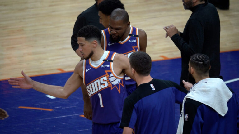 Booker fue el héroe de los Suns: lo mejor del lunes