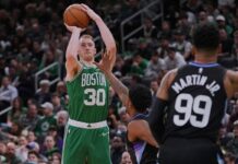 Sam Hauser ilumina al TD Garden con una actuación histórica Sam Hauser fue el autor de nueve triples en el juego ante el Jazz.