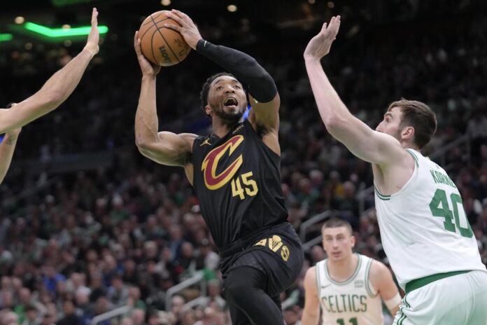 Donovan Mitchell lideró el gran triunfo de los Cavaliers.