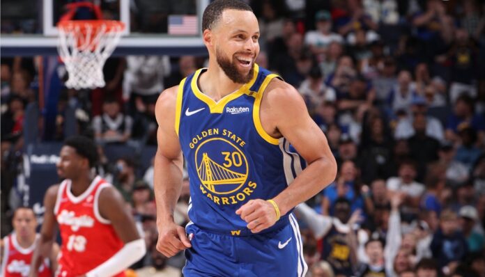 GnfzDQfbIAAIiaA Curry sumó 12 triples en la victoria de los Warriors.