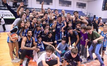 Liga Argentina: Racing de Chivilcoy es el primer finalista del Torneo Clausura 2025 Racing de Chivilcoy celebra el pase a la final.