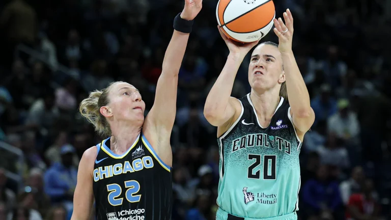 Sabrina Ionescu se destacó en el triunfo de las Liberty.