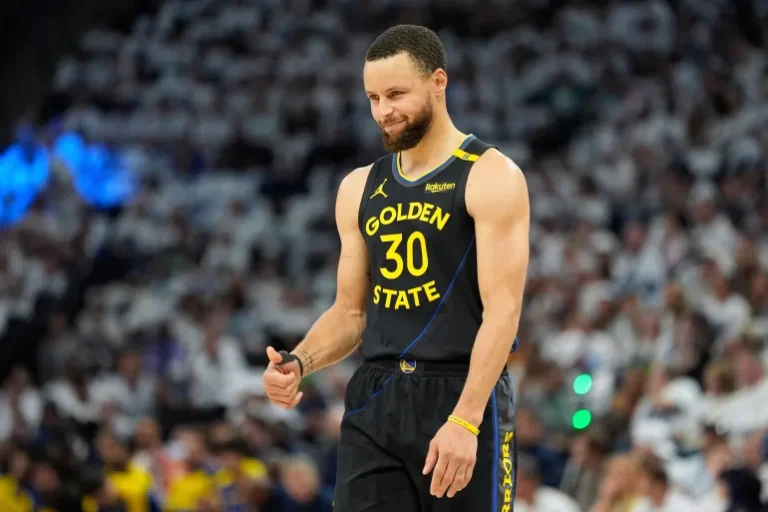 Baja sensible: Curry tiene pocas chances de volver a jugar contra Minnesota