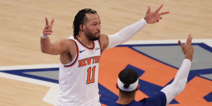 Jalen Brunson fue el lider en el triunfo de los Knicks sobre los Pacers para mantenerse con vida en las Finales del Este.