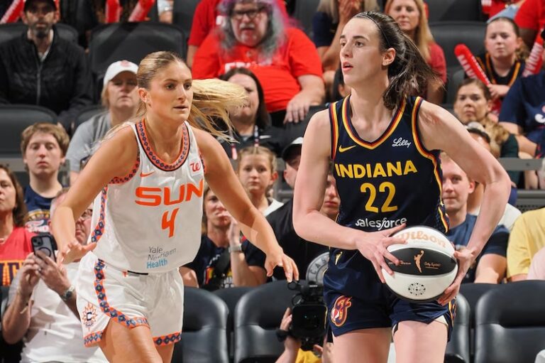 Caitlin Clark fue clave en el triunfo de las Indiana Fever.