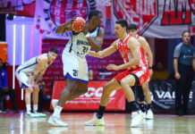 Riachuelo se roba el primero de la serie en Alta Córdoba Riachuelo se impuso sobre Instituto en Alta Córdoba en el arranque de los Cuartos de Final de los Playoffs de la Liga Nacional.