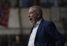 Guillermo Narvarte vuelve a Formosa como entrenador de La Unión Guillermo Narvarte sonríe en un partido previo a su paso por Peñarol.