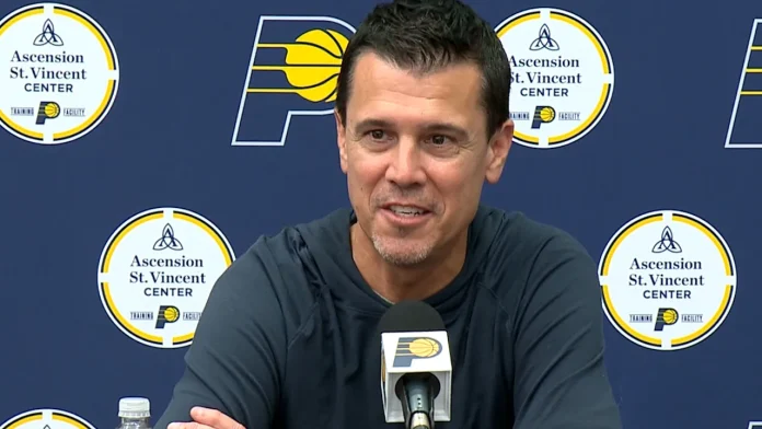 pacers-gm Chad Buchanan, gm de los Indiana Pacers.