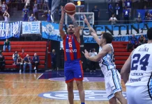 Selem Safar continúa en San Lorenzo Selem Safar lanza en un partido de San Lorenzo.