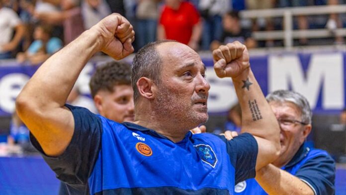 Diego Camún continuará siendo el entrenador de Argentino de Junín.
