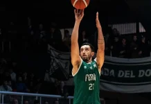 Tomás Spano jugará en La Unión de Formosa Tomás Spano lanza la pelota en un partido de Ferro.