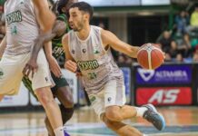 Tomás Spano pasó a La Unión de Formosa Tomás Spano lleva la pelota para Ferro.