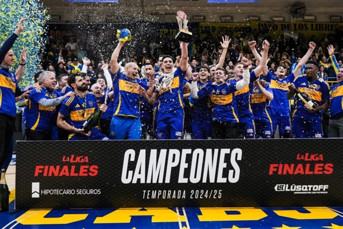 l_1753095751_38187 Los festejos de los campeones de la Liga Nacional.