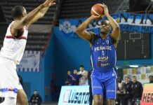 Continuidad clave: Al Thornton seguirá en Peñarol Al Thornton lanza al aro en un partido de Peñarol.