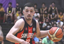Leandro Cerminato vuelve a San Lorenzo Cerminato lleva la pelota en un partido de San Lorenzo.