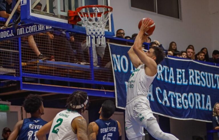 Atenas volvió a ganar y se acomodó