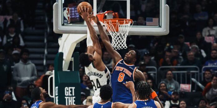 Giannis Antetokounmpo lideró a los Bucks para vencer a los Knicks en la jornada de martes en la NBA.