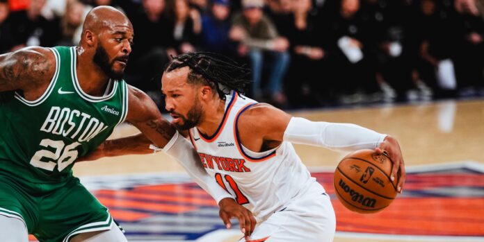 KNICKS Jalen Brunson, líder absoluto en la victoria de los Knicks sobre los Celtics en la extensa jornada de 12 partidos de la NBA.