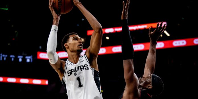 Wembanyama lideró a los Spurs a conseguir el mejor comienzo e temporada para la franquicia en esta jornada de jueves de la NBA.