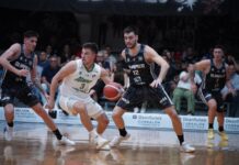 Atenas se llevó un triunfo agónico de La Banda