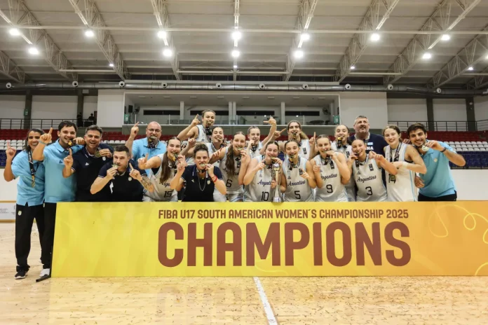 El festejo de Argentina luego del título en el Sudamericano Femenino U17.