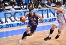 Peñarol remontó sobre el final y consiguió su primera victoria Peñarol