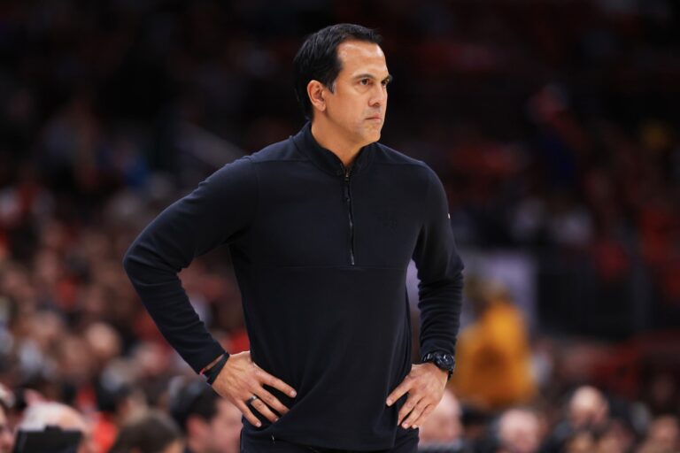 Un incendio consumió la casa del entrenador del Miami Heat