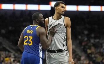 Víctor Wembanyama estará de baja por varias semanas Wembanyama choca con Draymond Green.