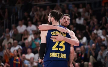 Eurostep – Capítulo 14: ¿qué pasa con los gigantes de España? El Barcelona festeja tras su triunfo sobre la Virtus Bologna.