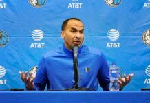 Los Mavericks despidieron al que traspasó a Luka Doncic Nico Harrison habla en conferencia de prensa.