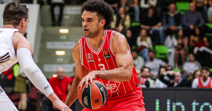 85aaac62-elijah-bryant-dribbles-hapoel-tel-aviv-euroleague