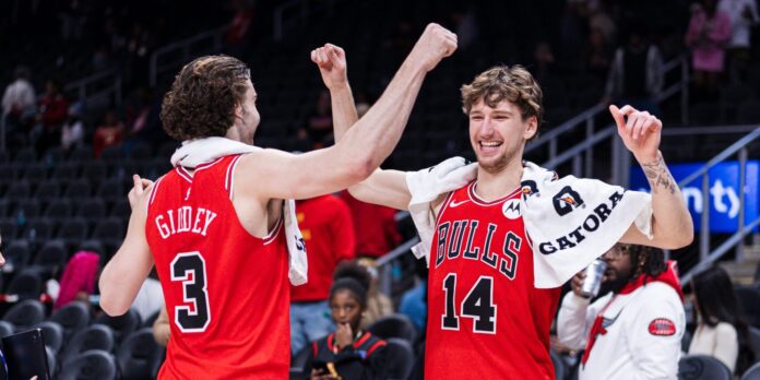 Chicago Bulls fue el gran protagonista de la jornada al ser el ganador del encuentro que los enfrentó a los Hawks y marcó el partido con más puntos de la temporada. Chicago Bulls fue el gran protagonista de la jornada al ser el ganador del encuentro que los enfrentó a los Hawks y marcó el partido con más puntos de la temporada.