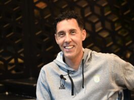 Prigioni en 3×3 Radio: «Nuestras eliminatorias empezaron hace dos años» Prigioni sonríe a la cámara.