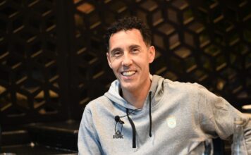 Prigioni en 3×3 Radio: «Nuestras eliminatorias empezaron hace dos años» Prigioni sonríe a la cámara.