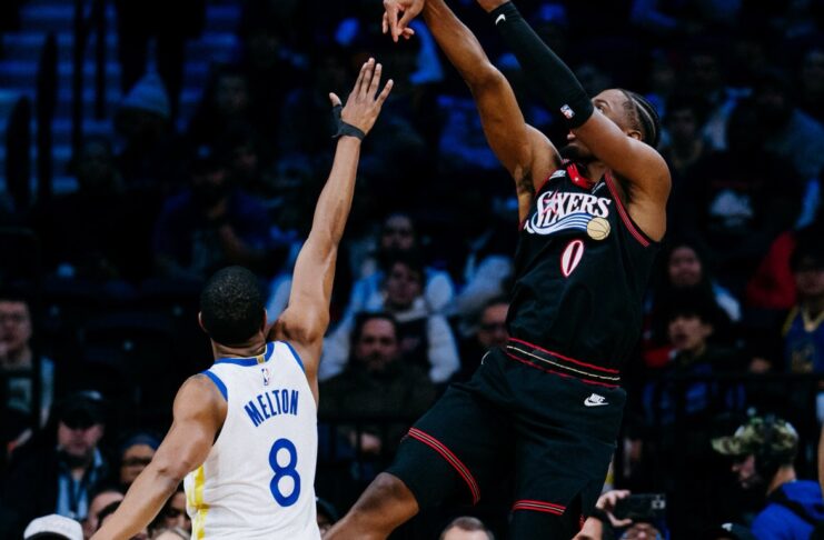 Tyrese Maxey le dio el triunfo a los Sixers con un tapón impresionante en una jornada corta pero intensa en la NBA.