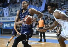 Peñarol sigue firme en Mar del Plata: dominó a Atenas