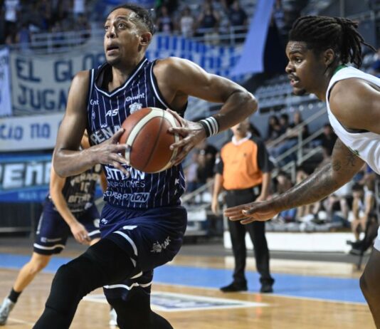 Peñarol sigue firme en Mar del Plata: dominó a Atenas