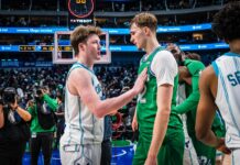 Cooper Flagg hizo historia pero cayó en el duelo de rookies Flagg y Knueppel dialogan tras el partido.