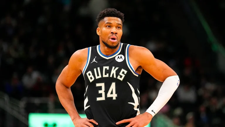 Bomba en la NBA: Milwaukee escucha ofertas por Giannis Antetokounmpo