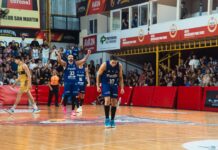 Regatas reaccionó en el cierre y venció a Boca en condición de local