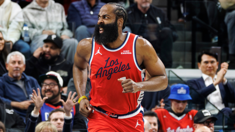 James Harden pidió cambiar de equipo