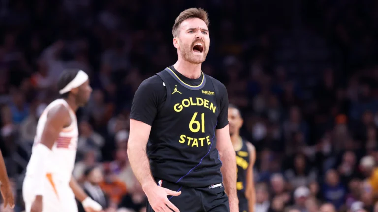 Los Warriors reaccionaron para vencer a los Suns: lo mejor del jueves