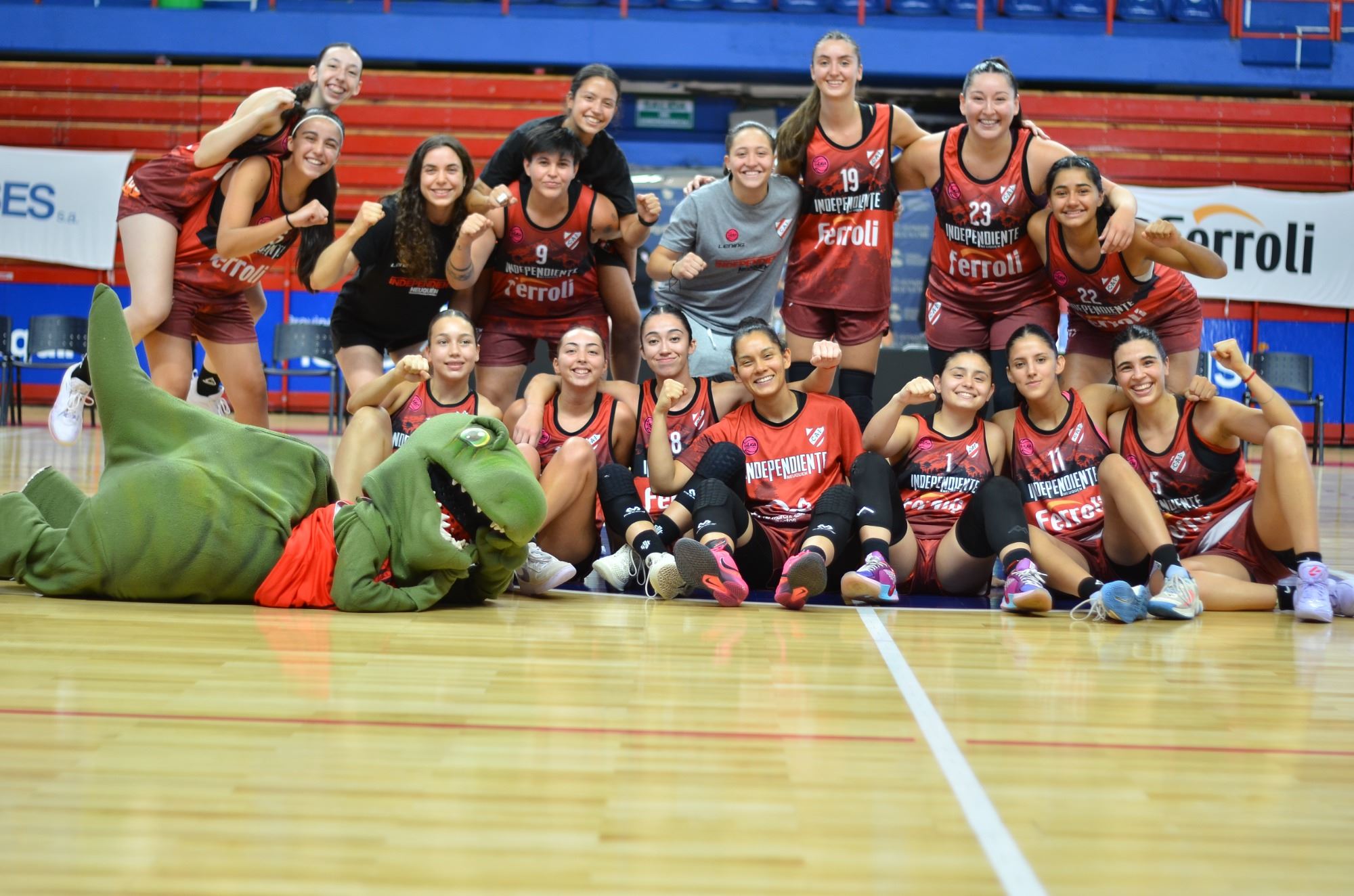 El festejo de Independiente tras el triunfo.