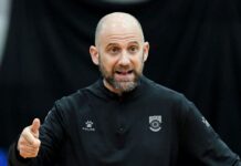 Regatas cambió de entrenador: despidió a Juan Varas y contrató a Leandro Ramella