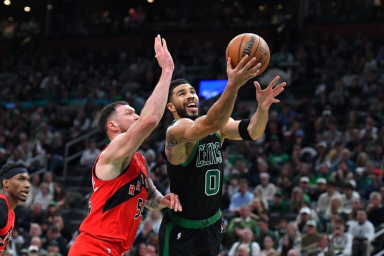 Boston le dio una mano a Philadelphia de cara a la última semana de fase regular